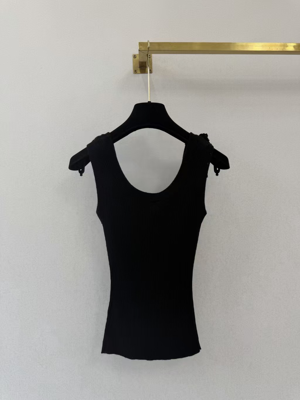 CC 3D Flower Knit Vest