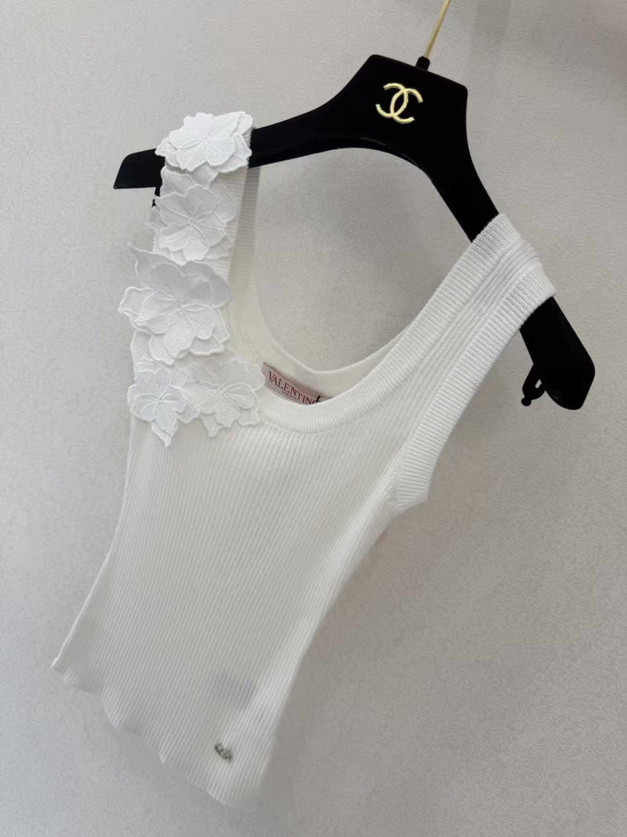 CC 3D Flower Knit Vest