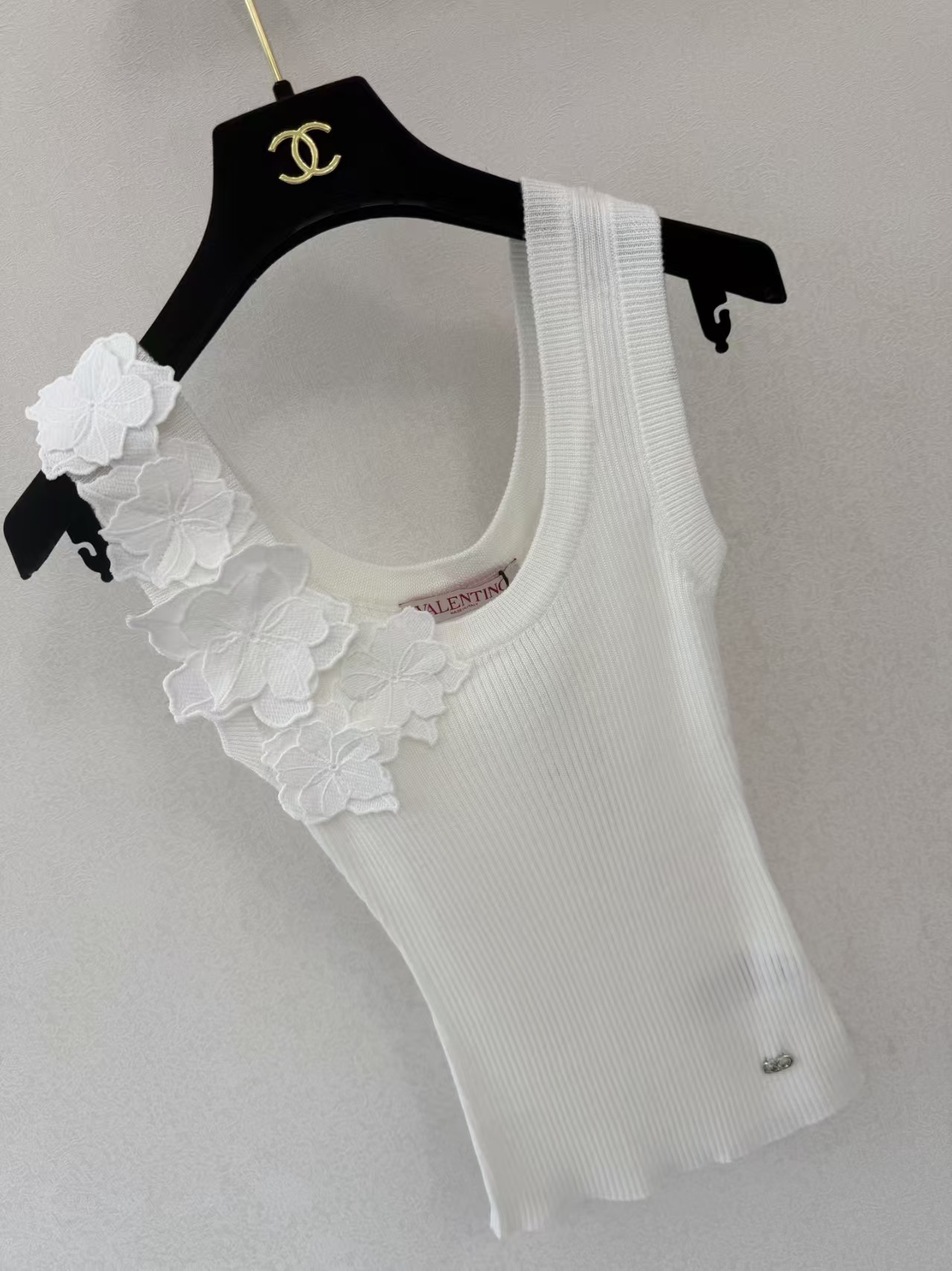 CC 3D Flower Knit Vest