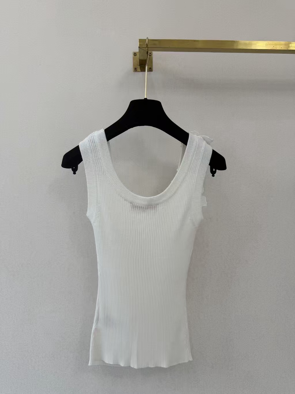 CC 3D Flower Knit Vest