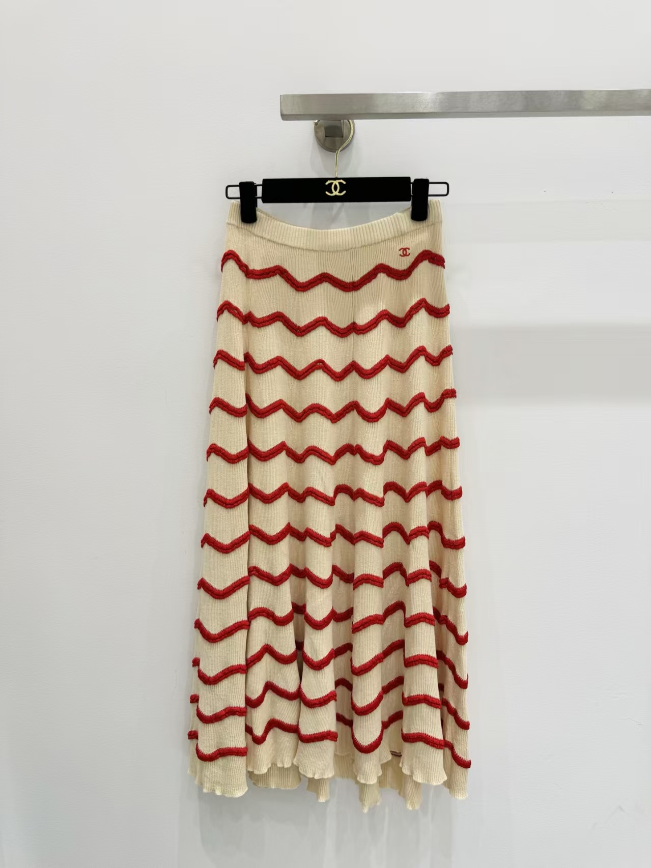 New Cha-style Coco Beach Red & White Wave Knit Midi Skirt