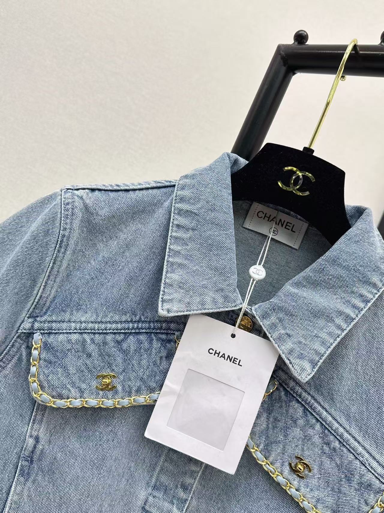 Cha  Trim Cropped Short Sleeve Denim Jacket
