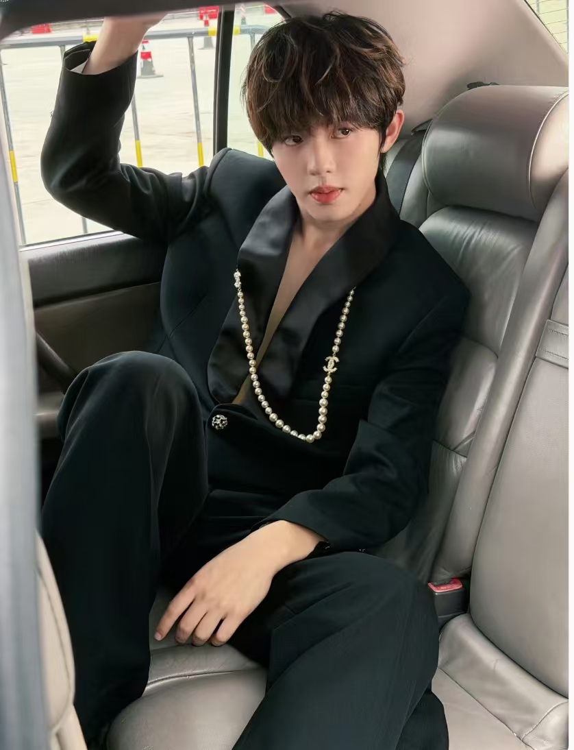 2026 Summer Series New StyleLi Hao runway same style Chanel-style black cropped suitjacket