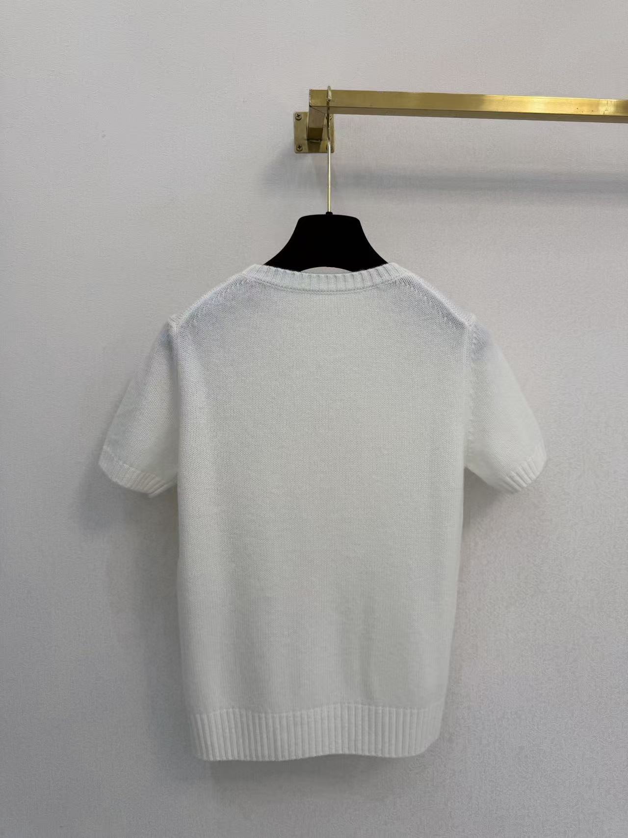 LO 26 Lightweight Fine Knit Tee Round Neck Rib Trim Hand Stitched Beads Script Graphic