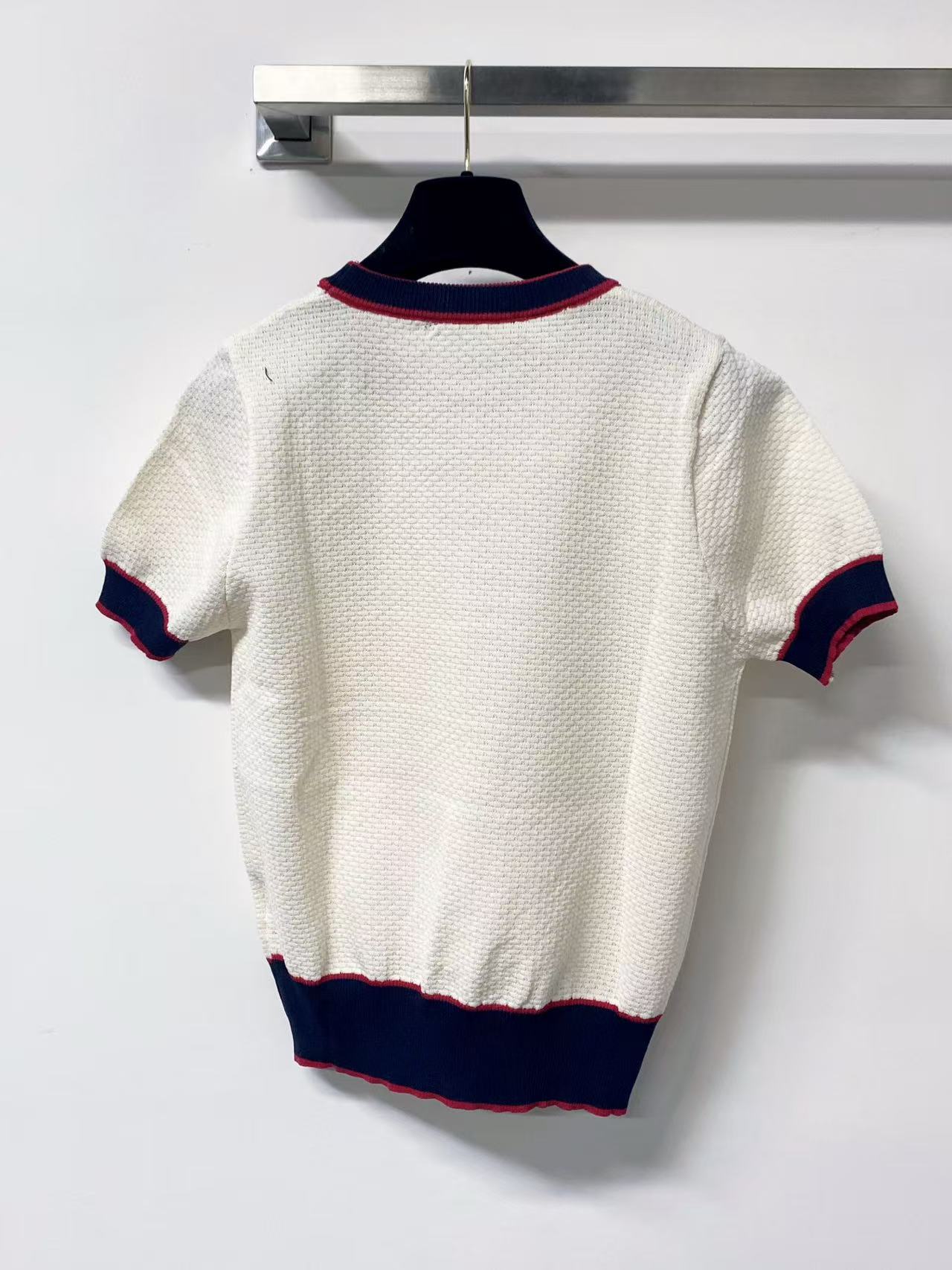 GU Interlocking   Embroidery Color Block Trim Knit Tee