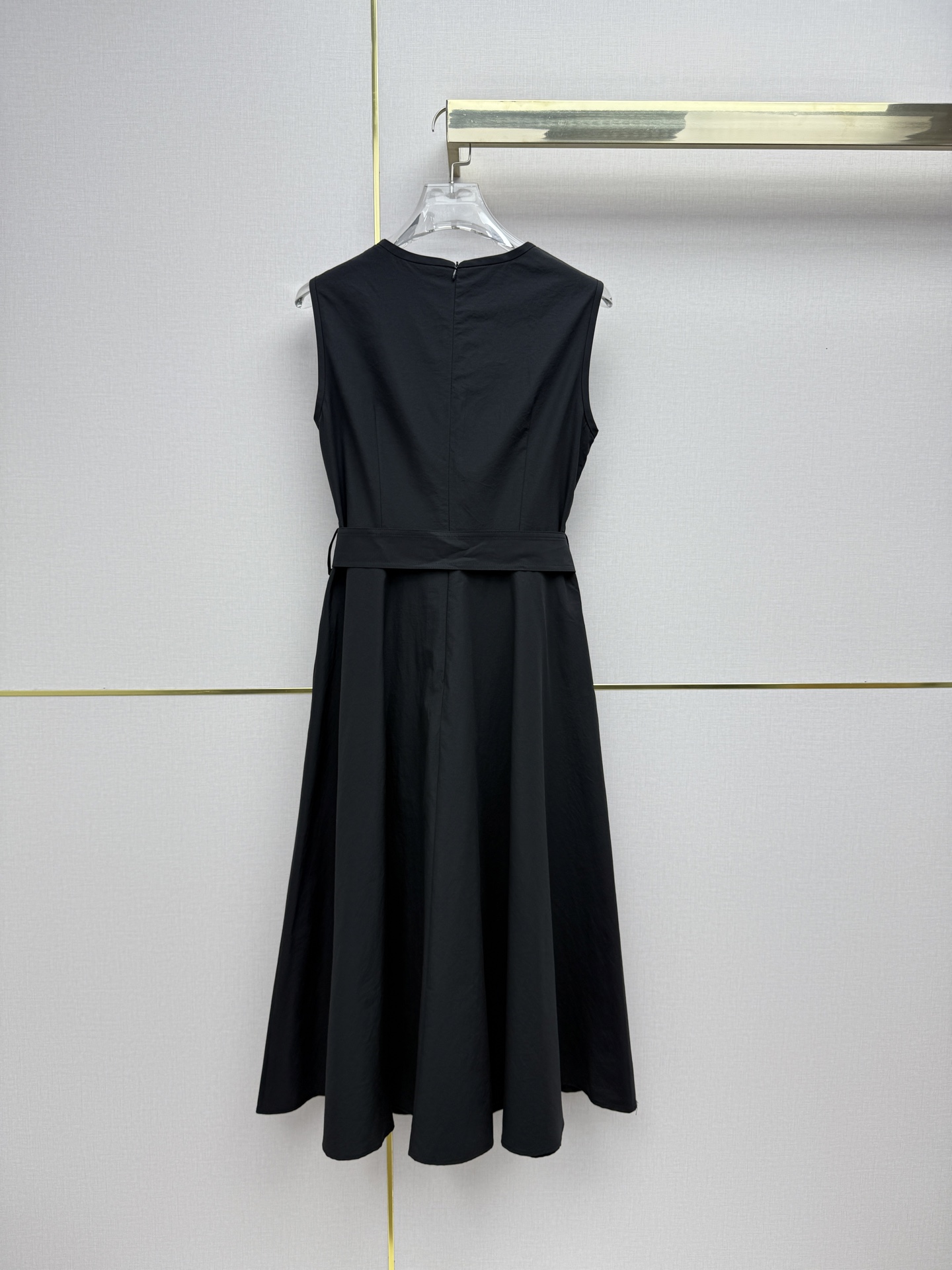 Mi Black Sleeveless Dress