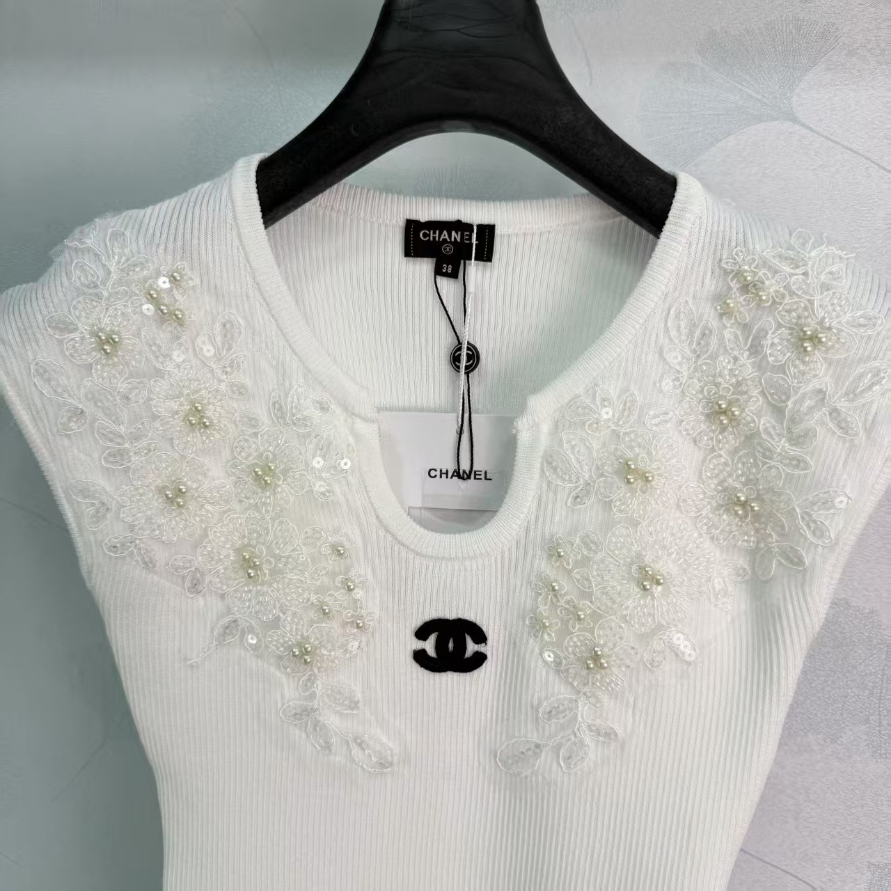 Cha*26 Spring/Summer New Collection Embroidered FlutterSleeve Short Sleeve Top.