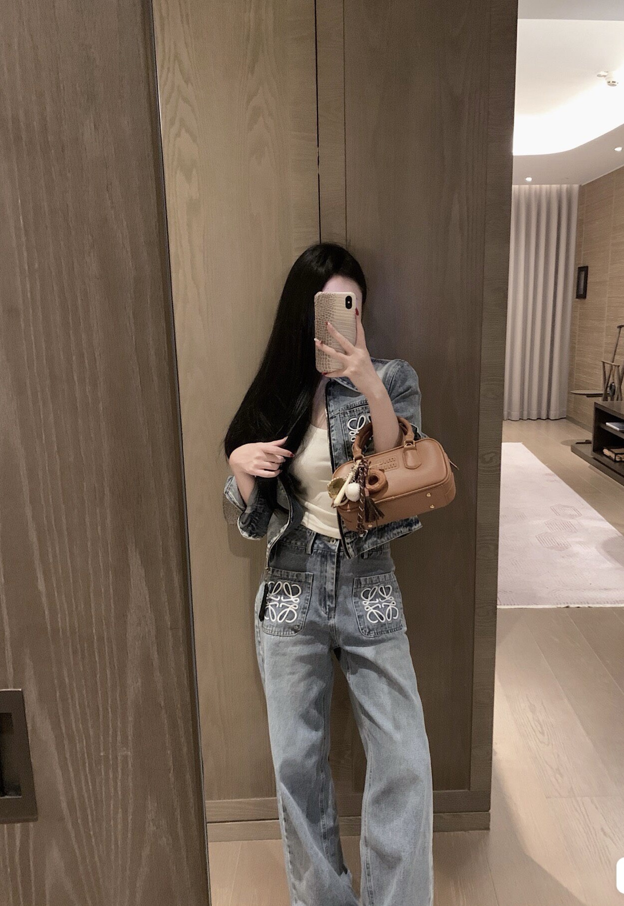LOE Light Vintage Wash High Waist Wide Leg Jeans with Dual Anagram Embroidered Pockets
