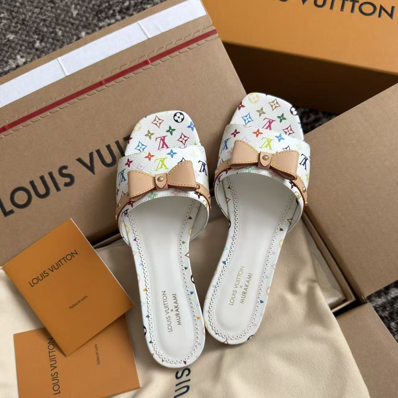 LO 26Multicolor Monogram Open Toe Slip On Mules Cowhide Bow Decor Flat Slippers