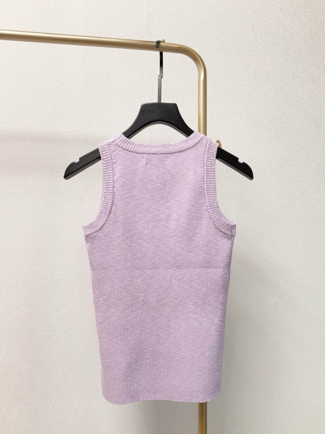 cha 26 Vest with 3D logo patch on chest
