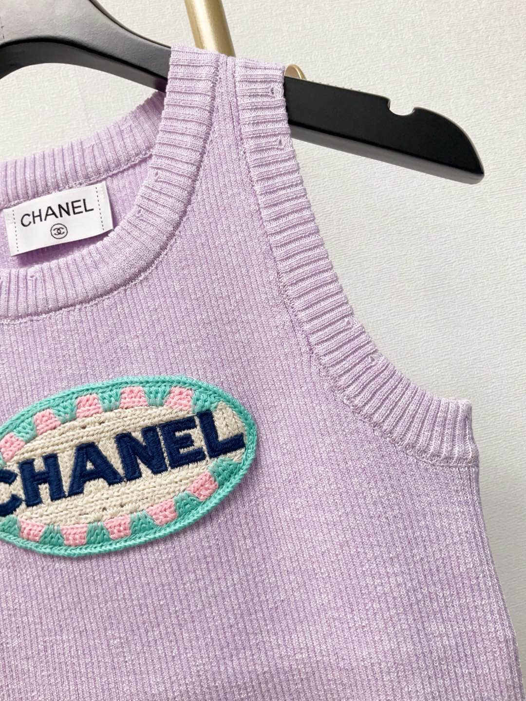 cha 26 Vest with 3D logo patch on chest