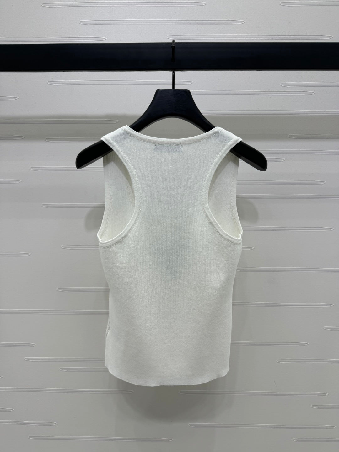 PR U-neck embroidered knitted vest