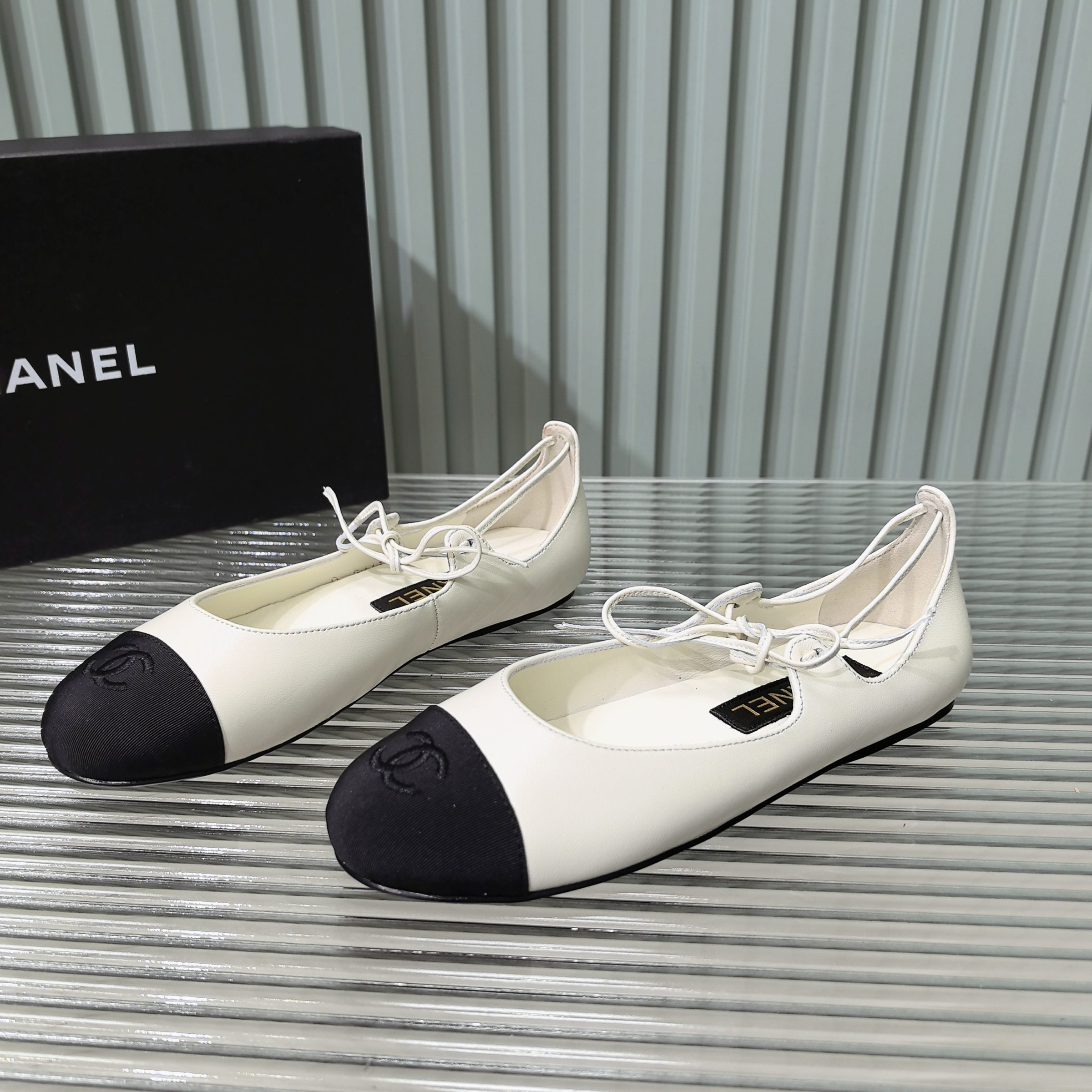 cha 26 Sheepskin lace-up dancing shoes