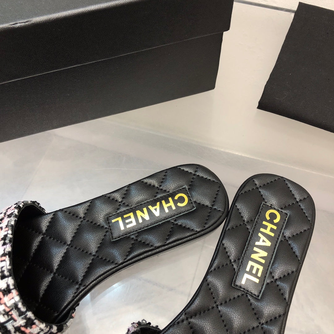 Di 26 mond chain buckle slippers