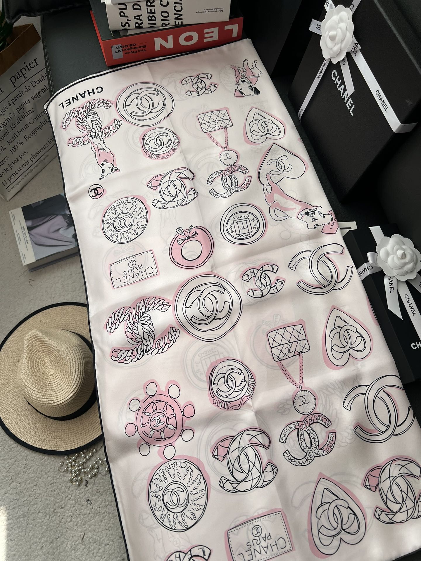 CHANE Puppy Love Logo 90CM Top Twill Silk Square Scarf