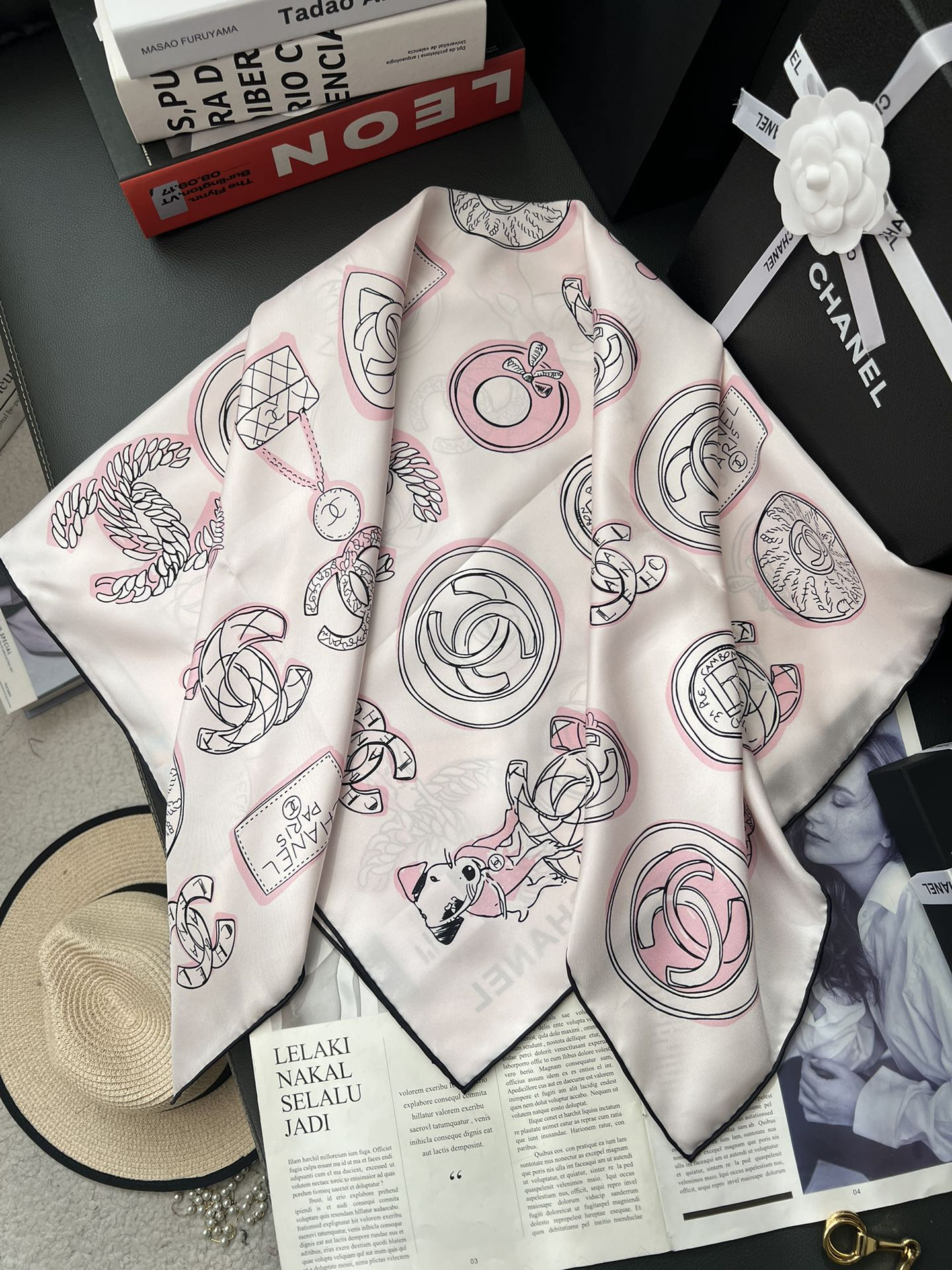 CHANE Puppy Love Logo 90CM Top Twill Silk Square Scarf
