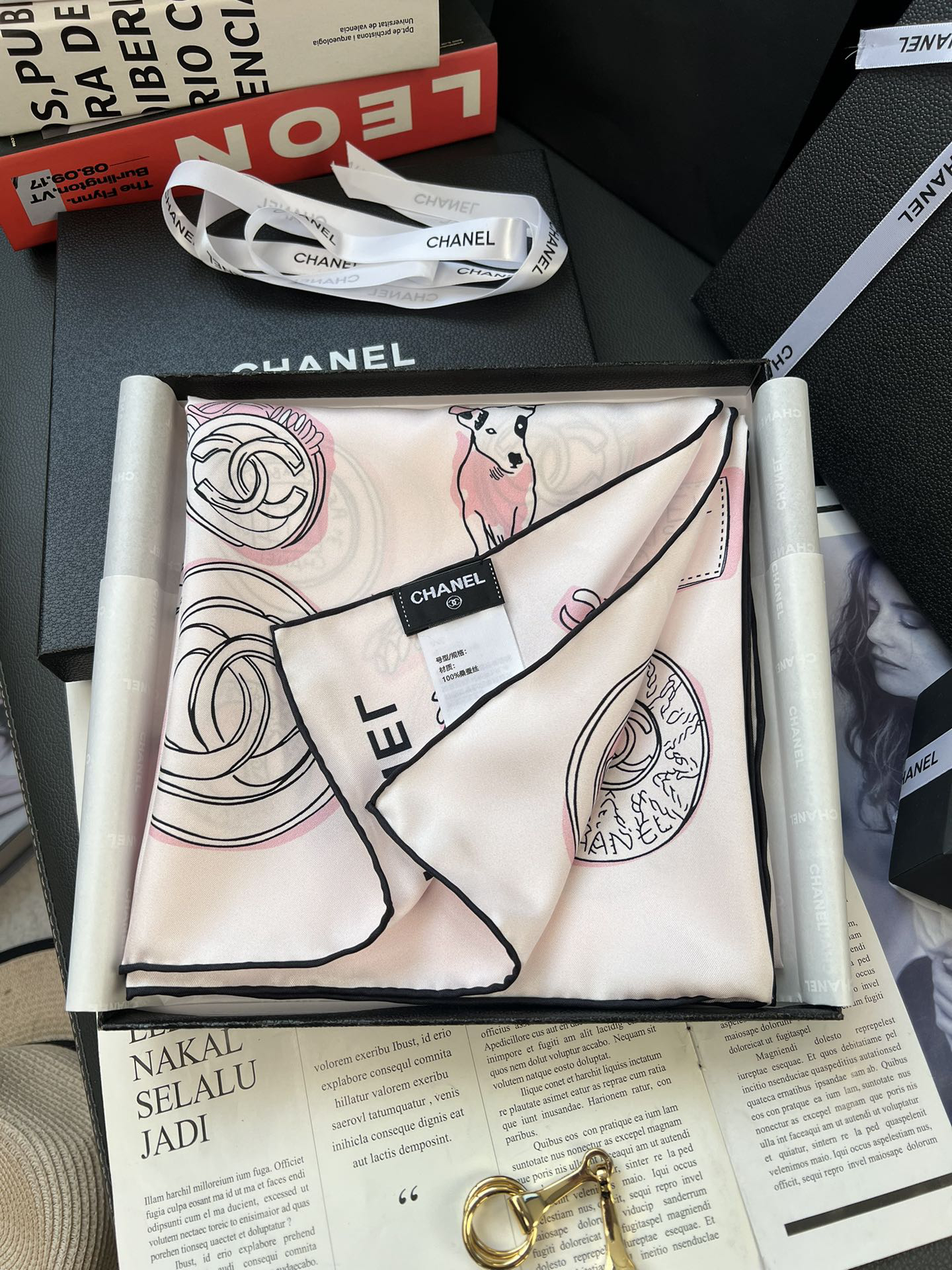 CHANE Puppy Love Logo 90CM Top Twill Silk Square Scarf