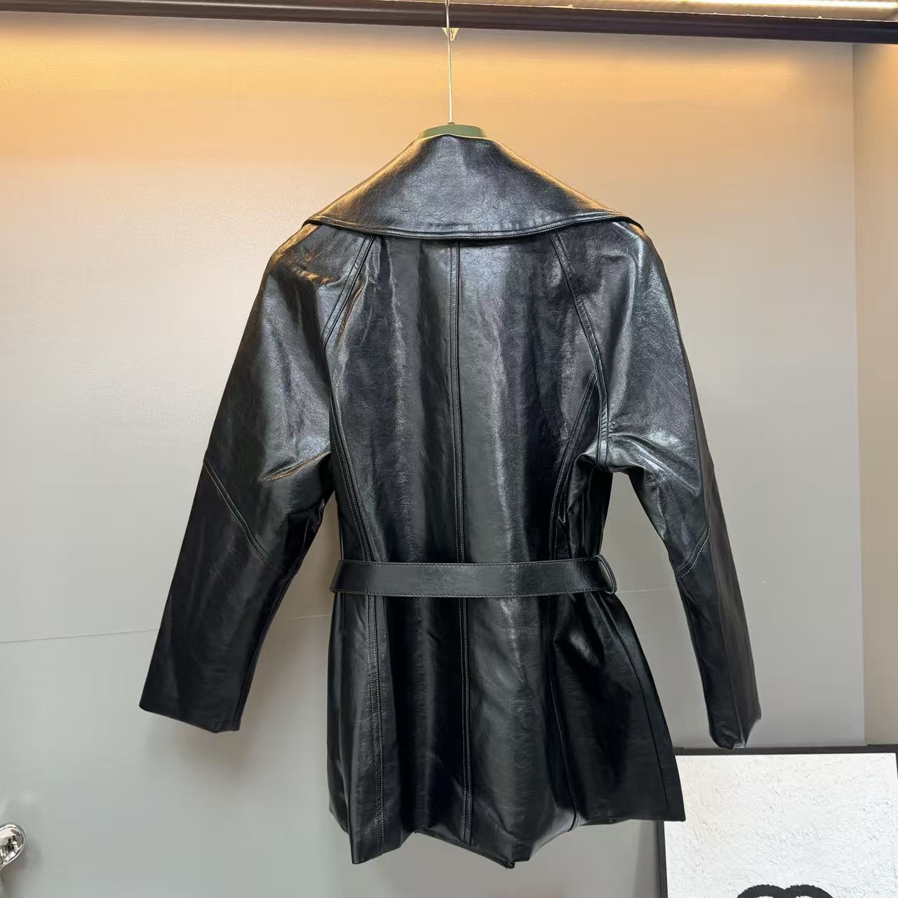 GU 26 Oversized Lapel Mid-Length Leather Outerwear