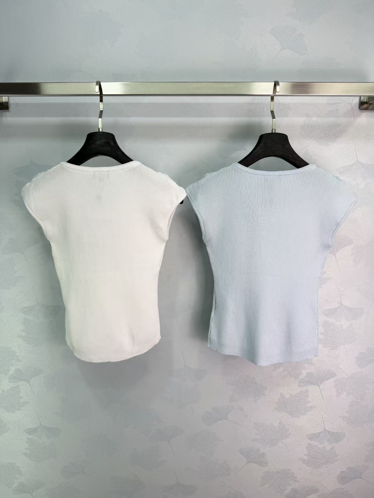 Cha*26 Spring/Summer New Collection Embroidered FlutterSleeve Short Sleeve Top.