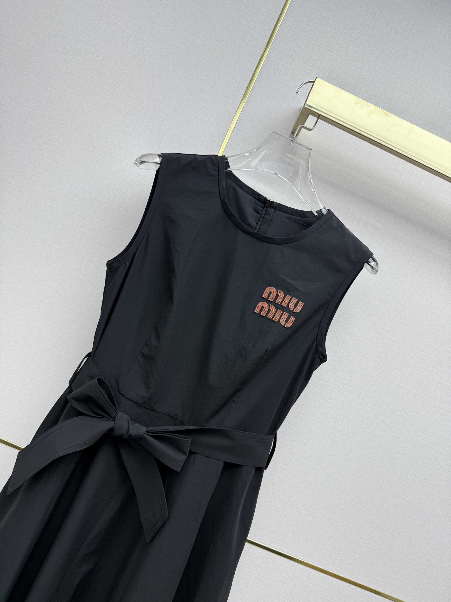 Mi Black Sleeveless Dress
