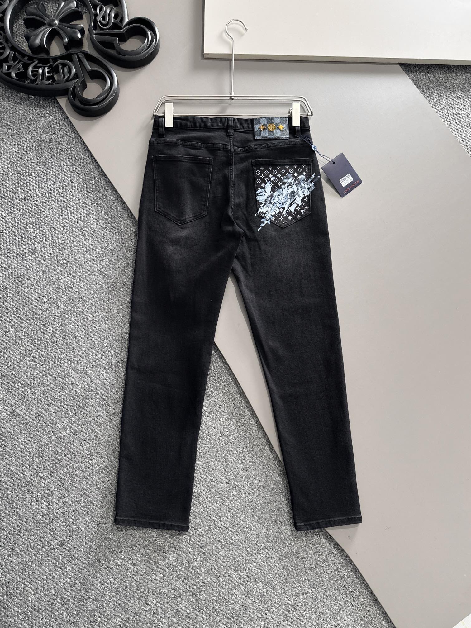 1V denim jeans