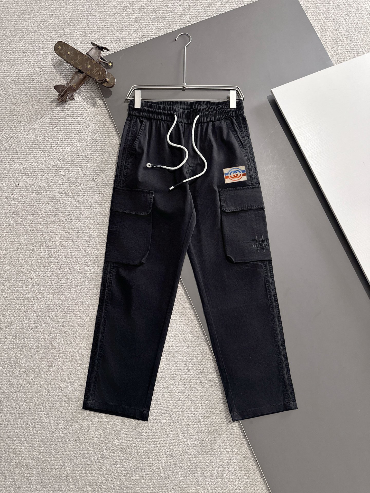 GG casual pants