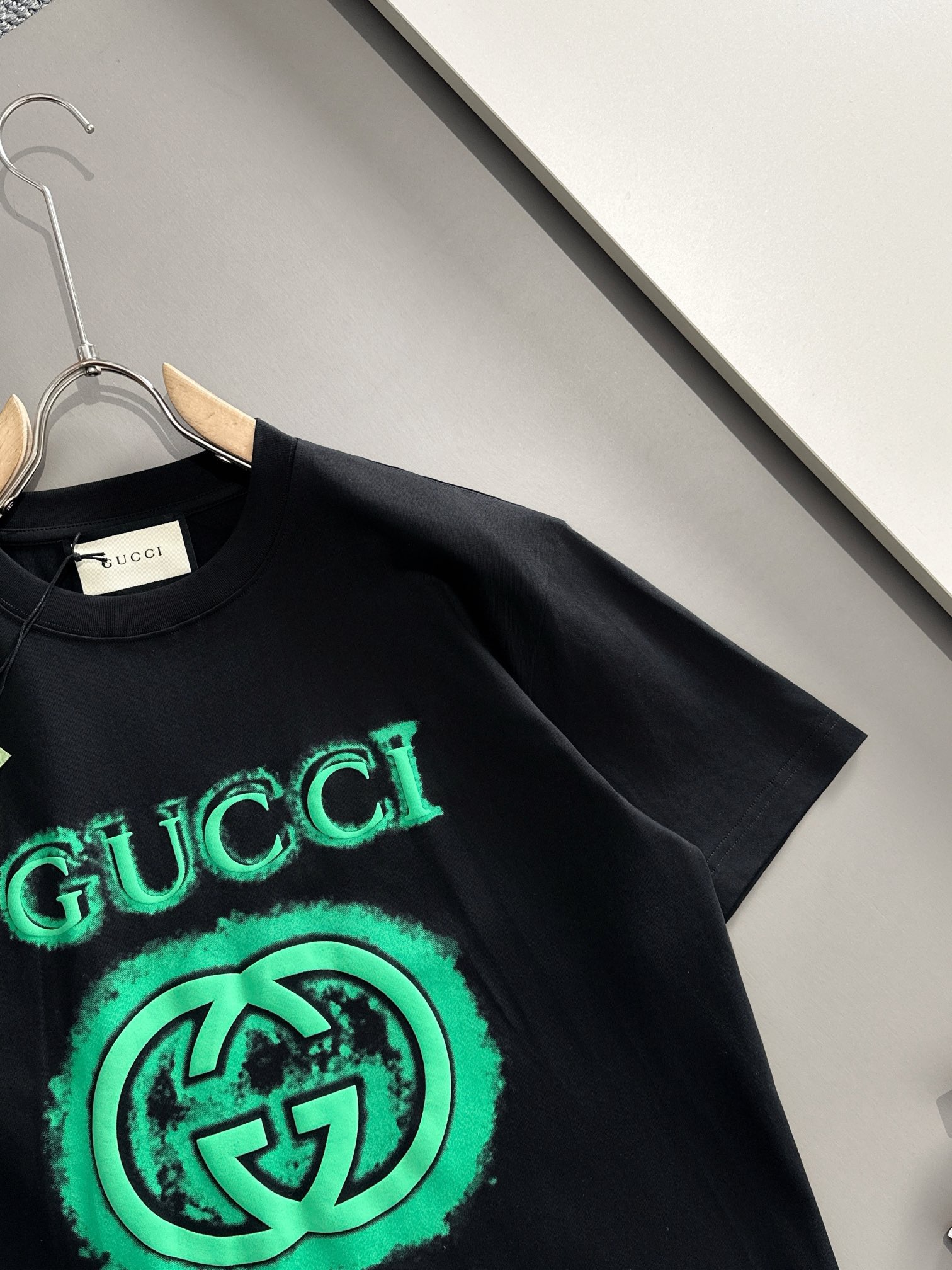 GG Fluorescent Double C Large Logo Short sleeved T-shirt