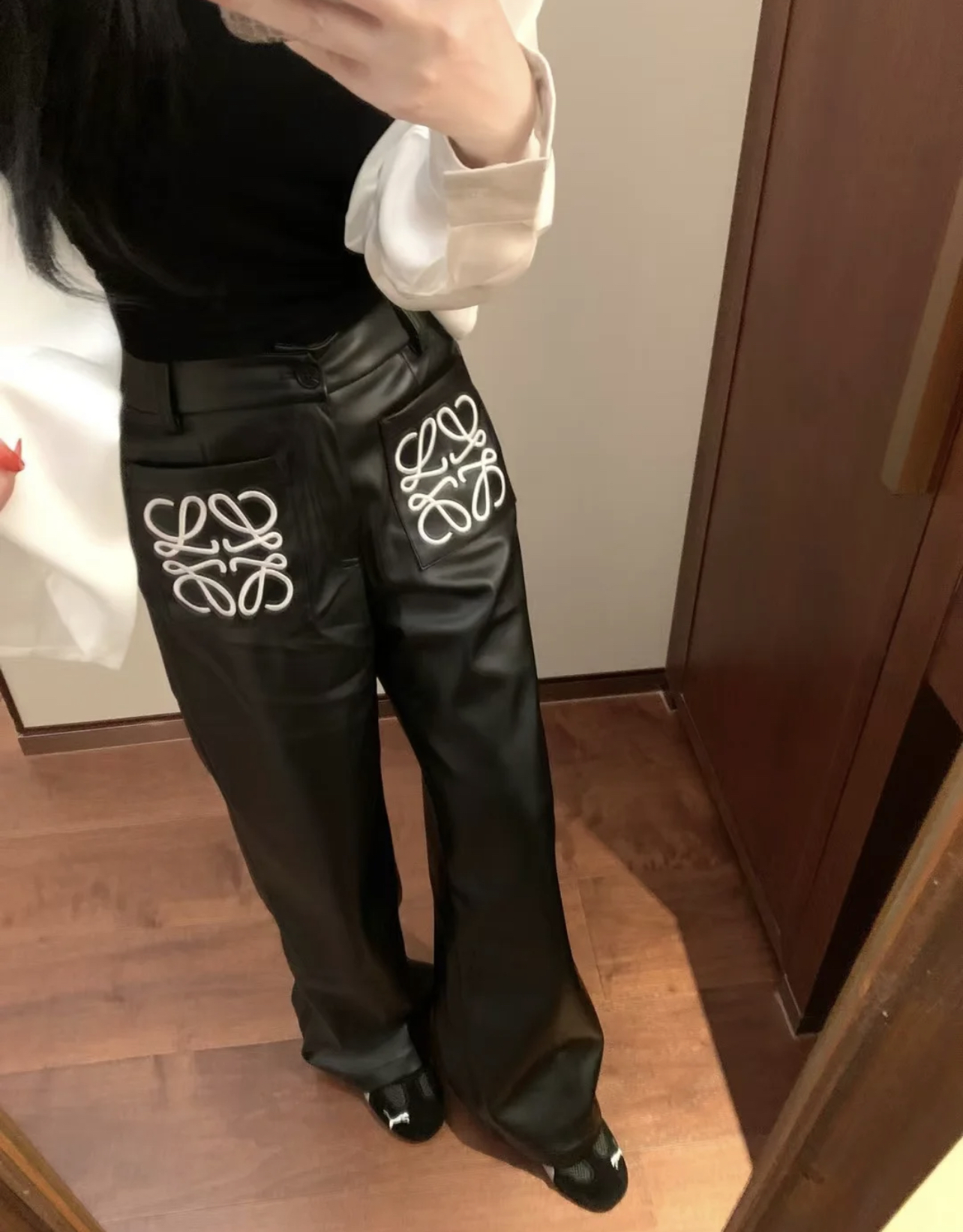 LEW Big logo long leather pants