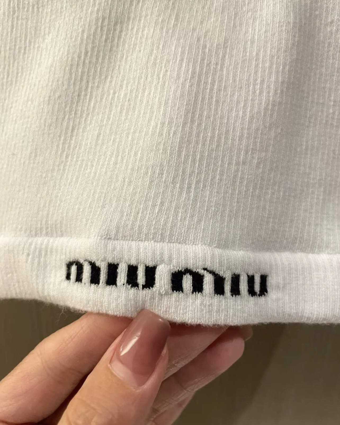 MM Short letter H-shaped vest