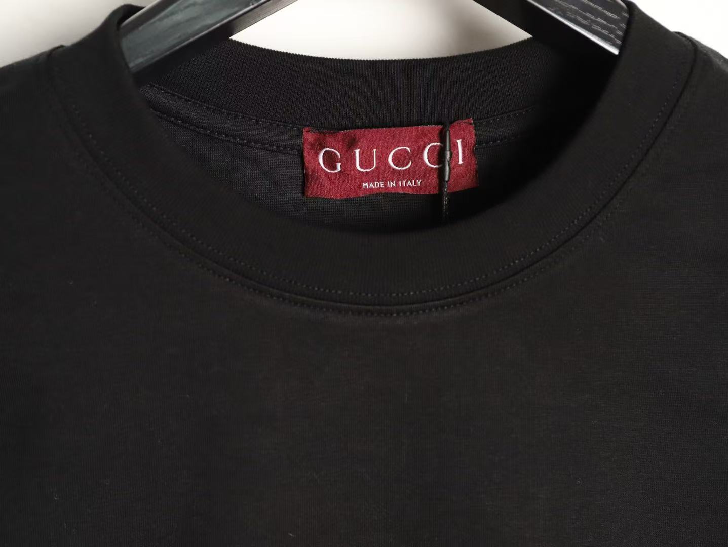 GU 26Gradient Embroidered Letter Crew Neck T-Shirt Luxury Short Sleeve Cotton Tee