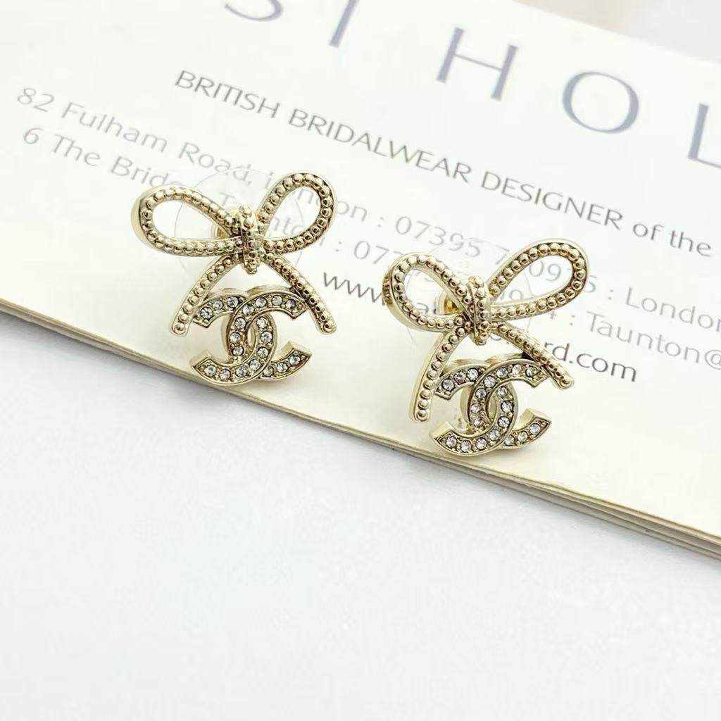 Cha 25K New Light Gold Silver Bowknot Full Diamond Double C Earrings