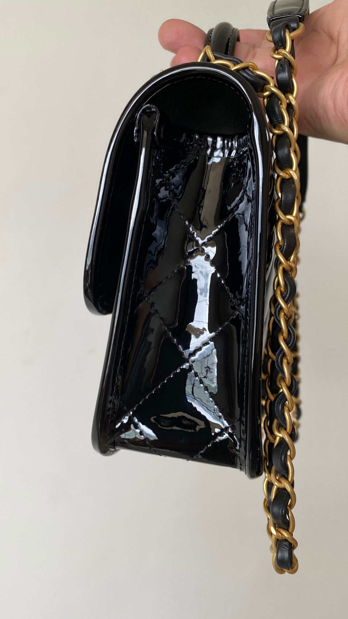 cha  26 Mini top handle with flap