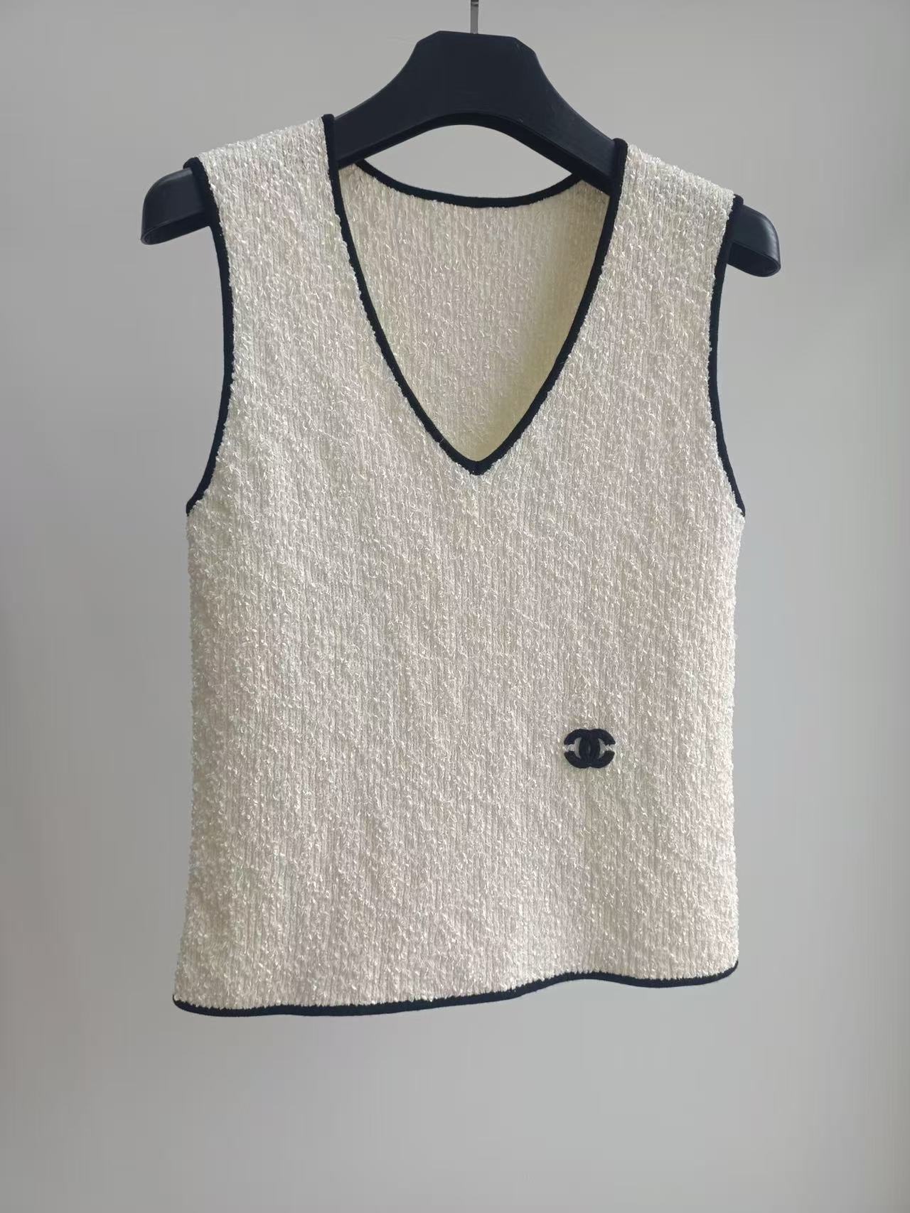 Cha 26Textured Tweed Contrast Edge Tank Top