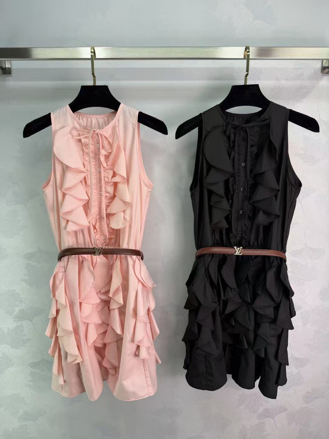 LO26 Tie Neck Multi Layer Flounce Hem Sleeveless Short Dress Metal Buckle Waist Belt