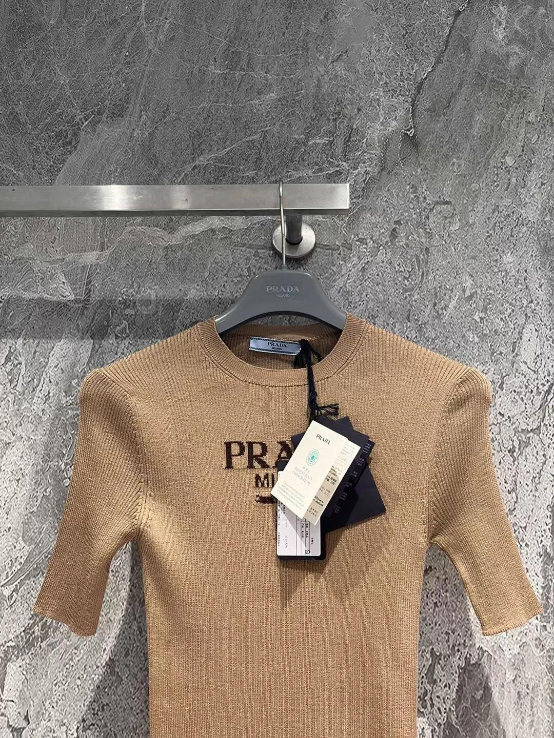 PR Milk tea color knitted short sleeves