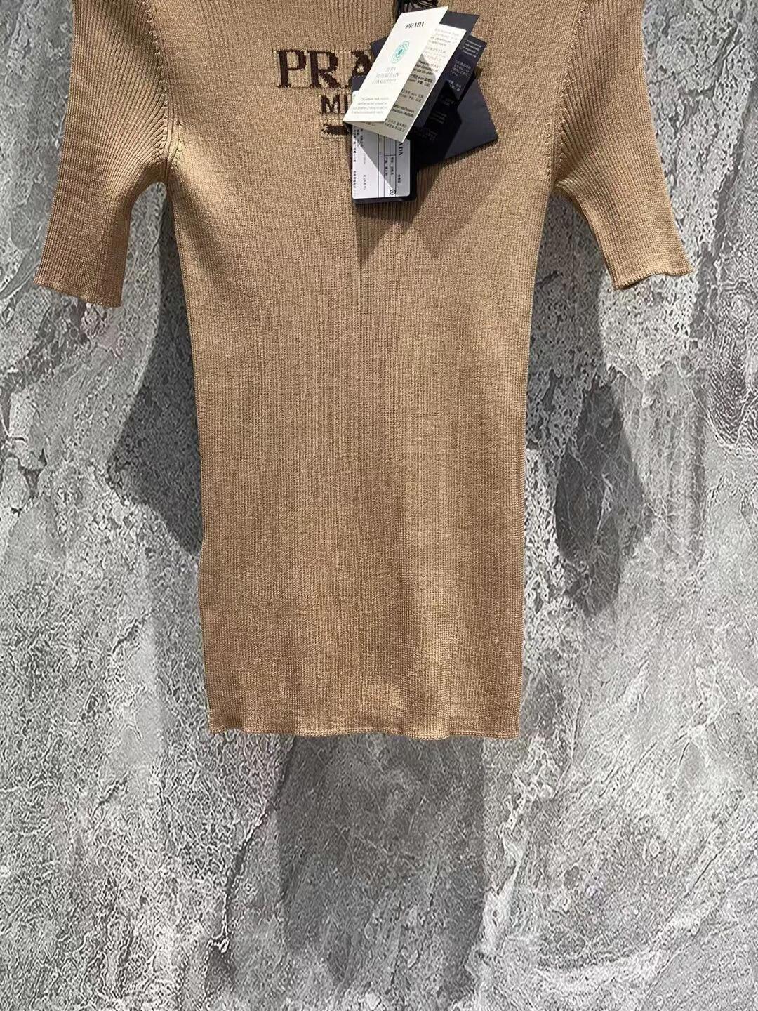 PR Milk tea color knitted short sleeves