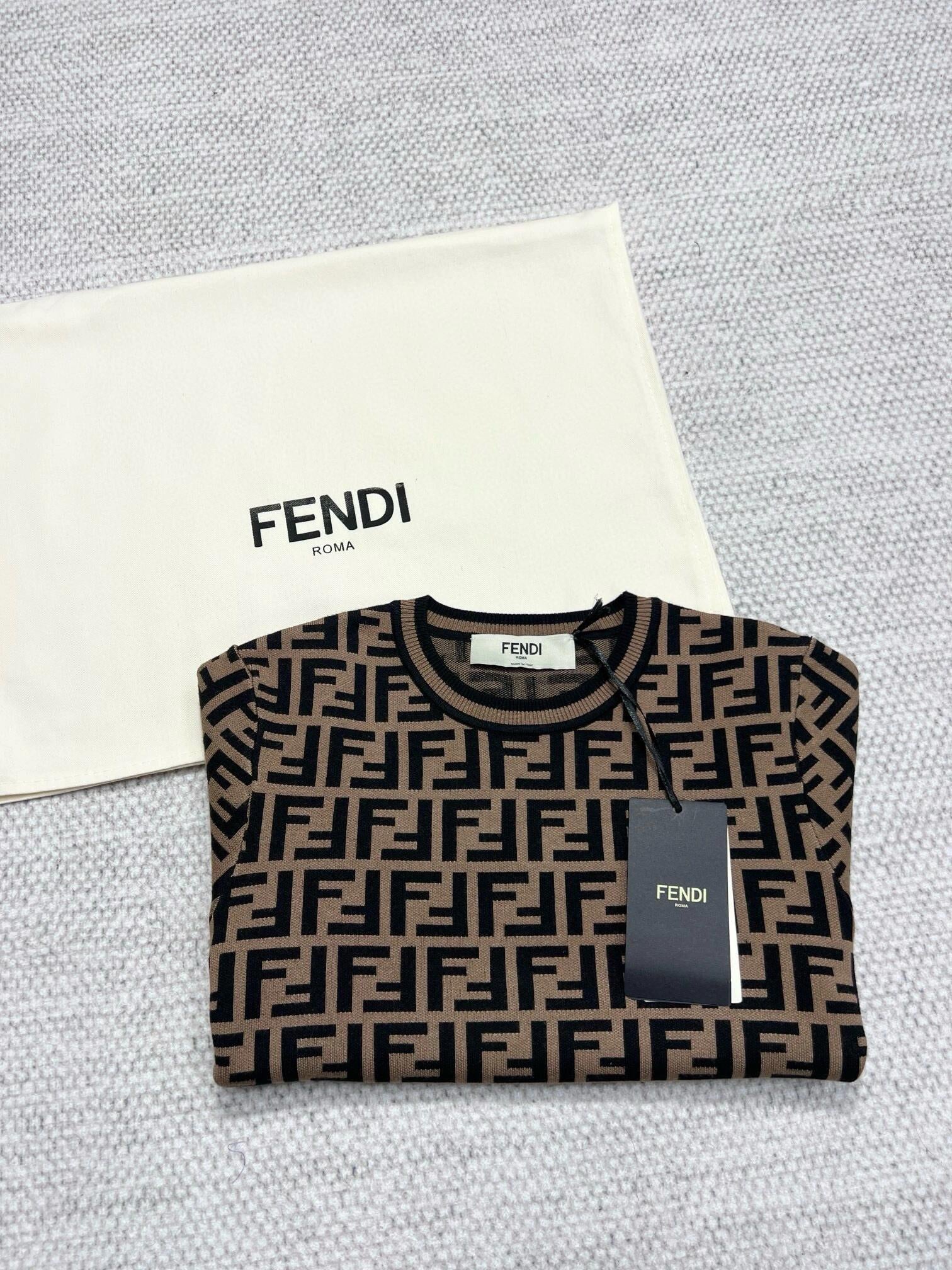 FD Lettering short-sleeved sweater