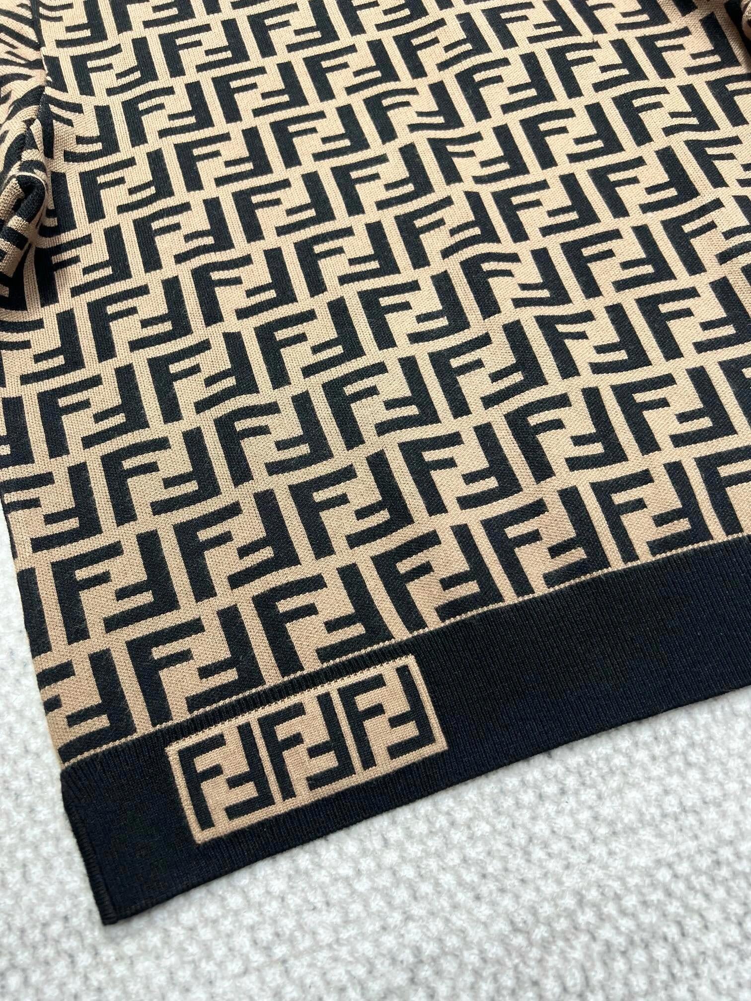 FD Lettering short-sleeved sweater