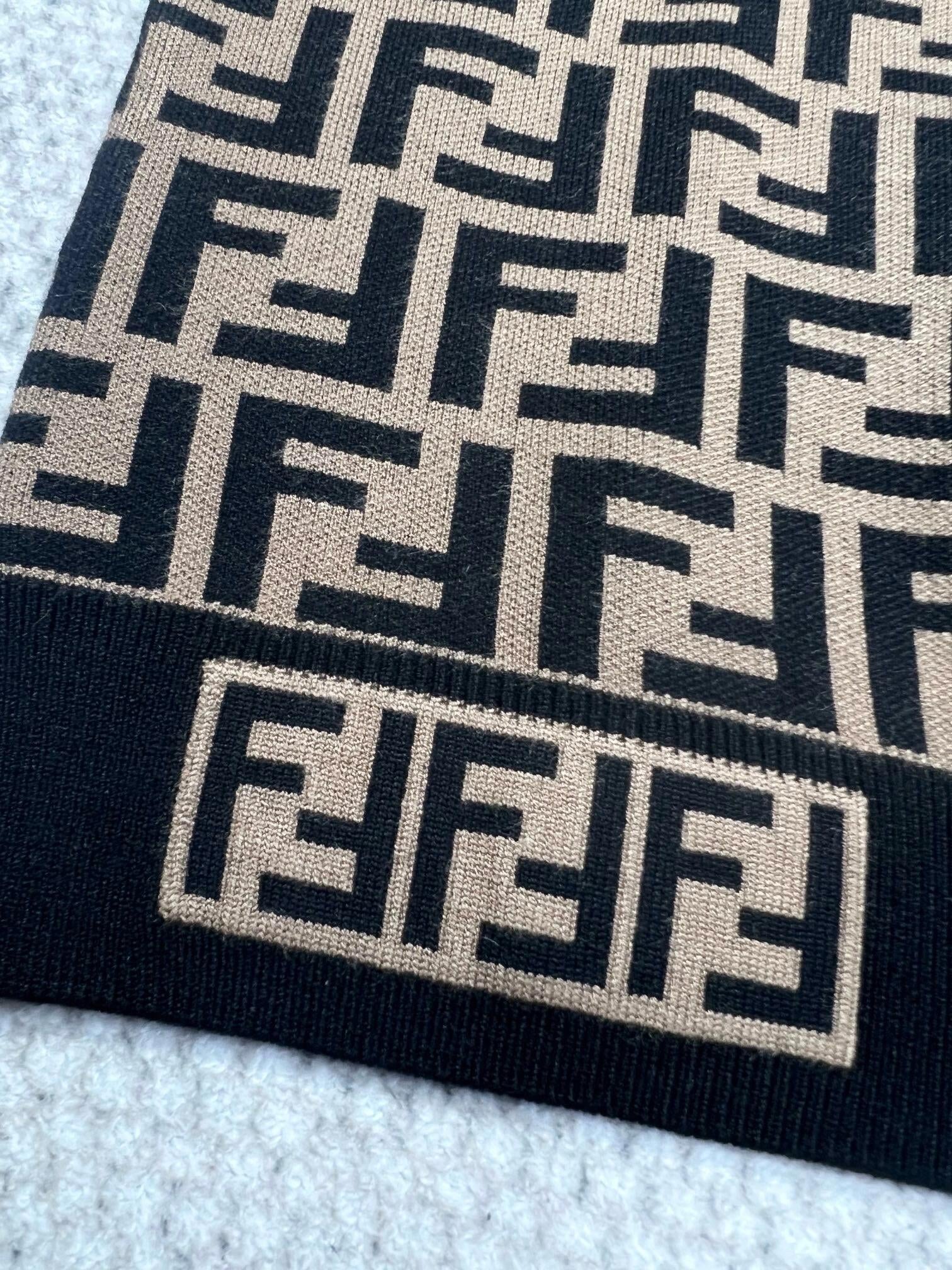 FD Lettering short-sleeved sweater