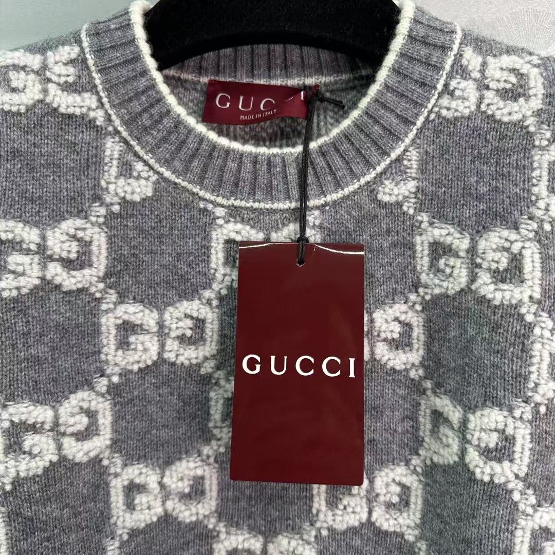GU 26 Crew neck knit