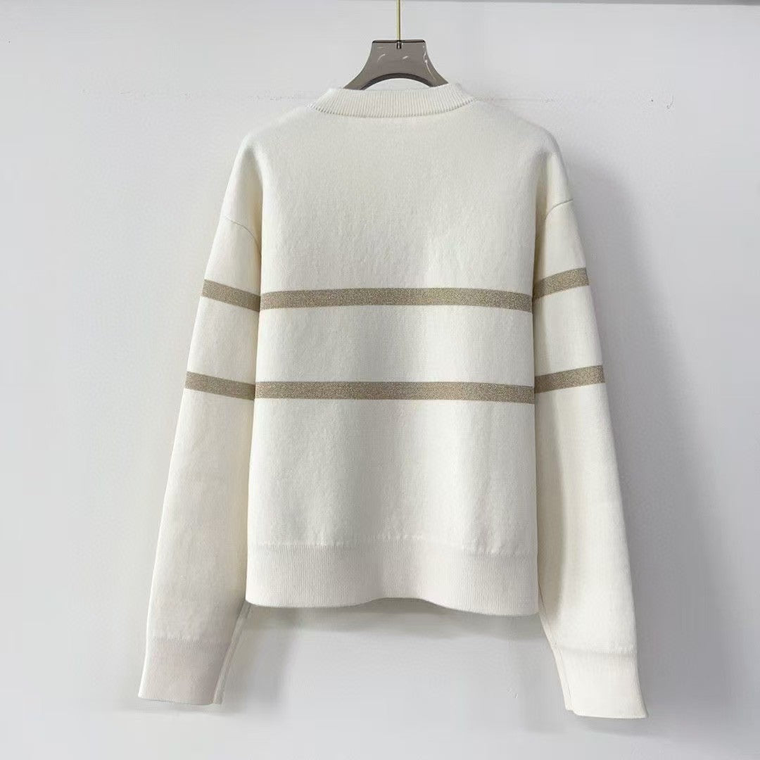Di 26 New round neck embroidered top