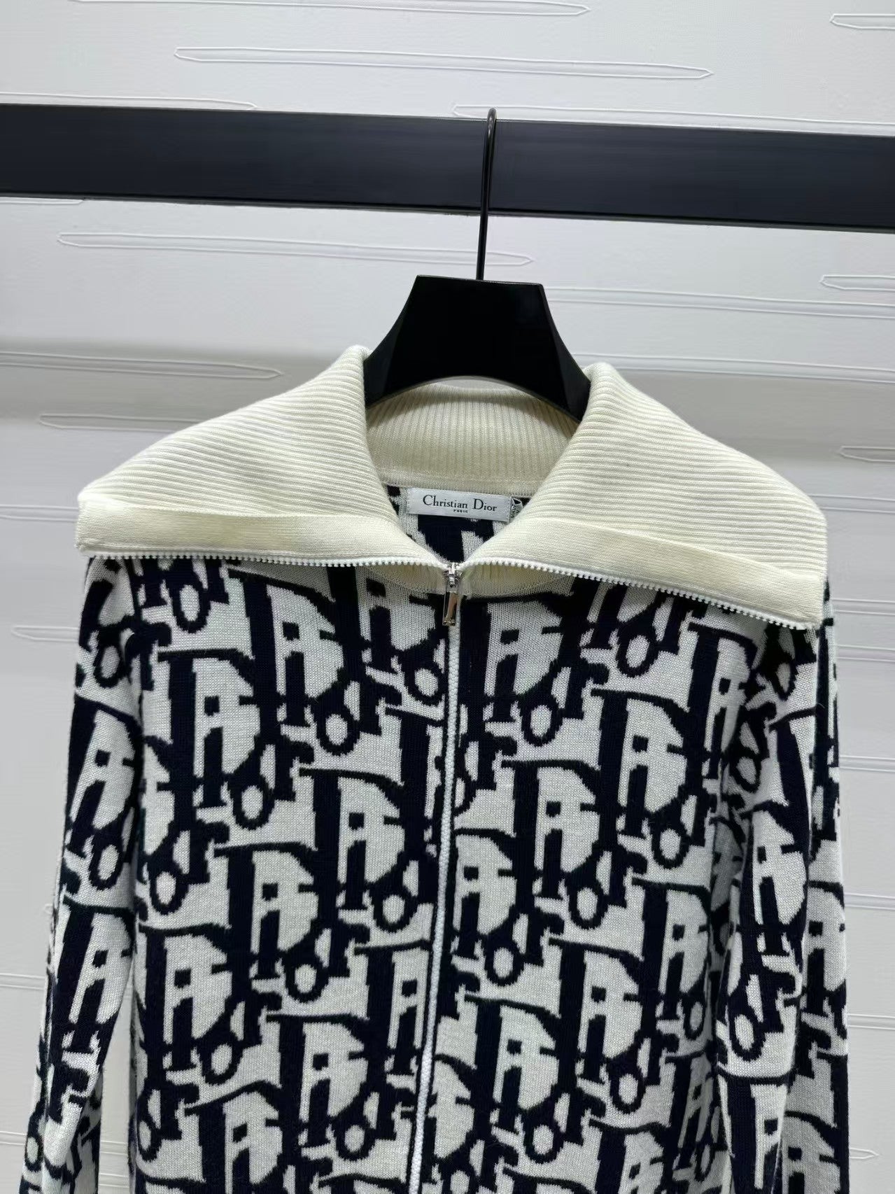Di Contrast color stand collar knitted jacket