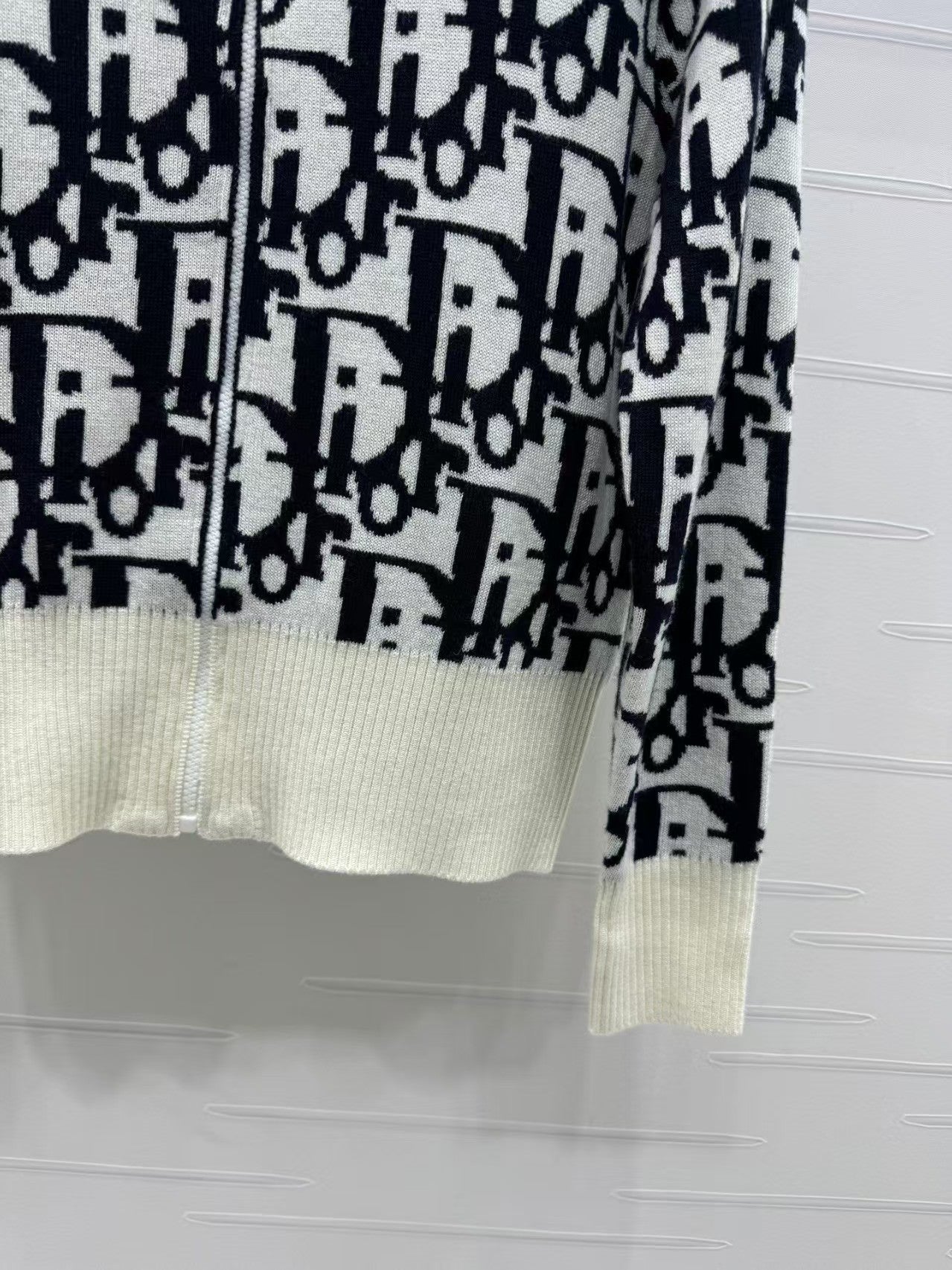 Di Contrast color stand collar knitted jacket