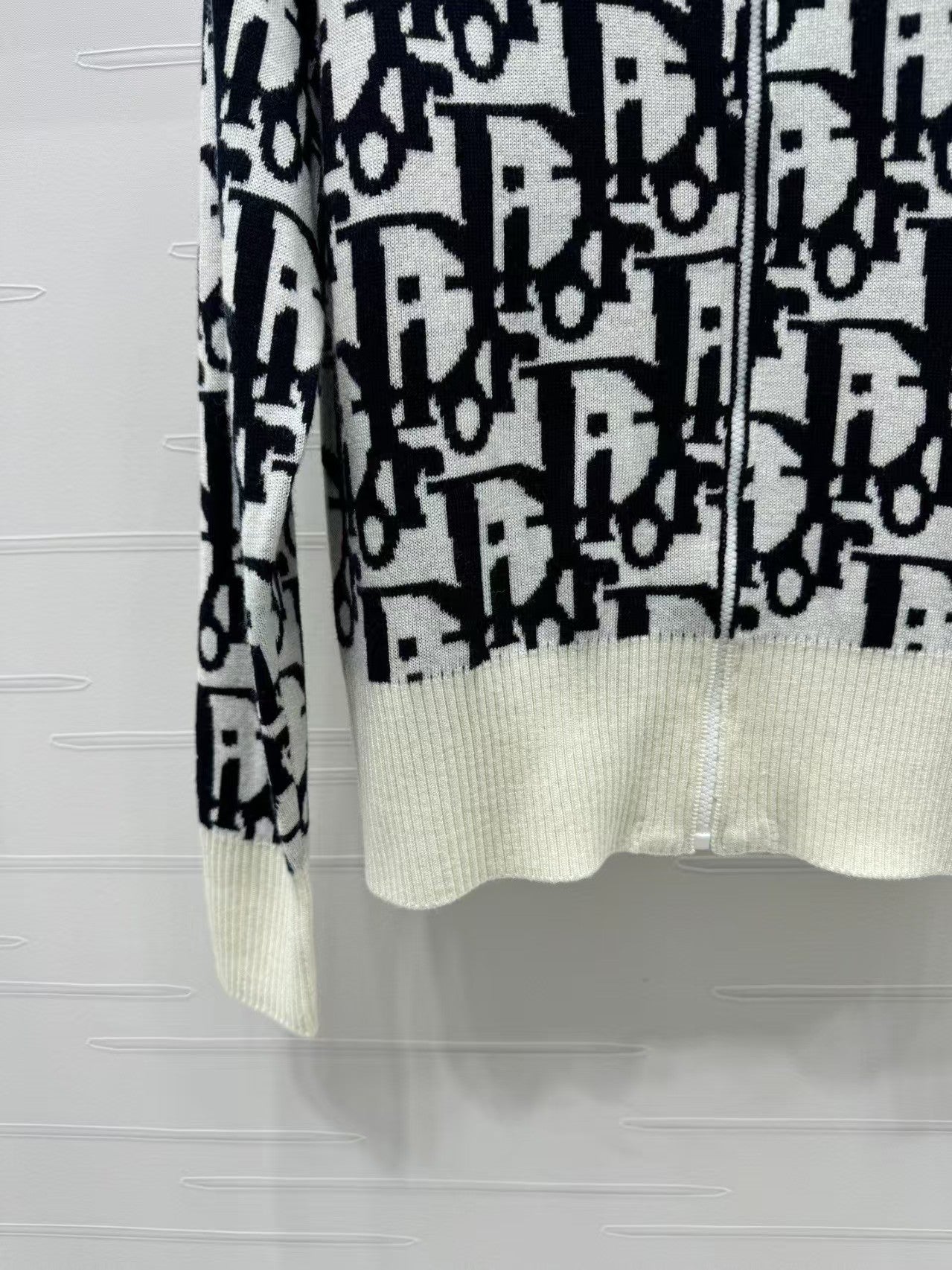 Di Contrast color stand collar knitted jacket