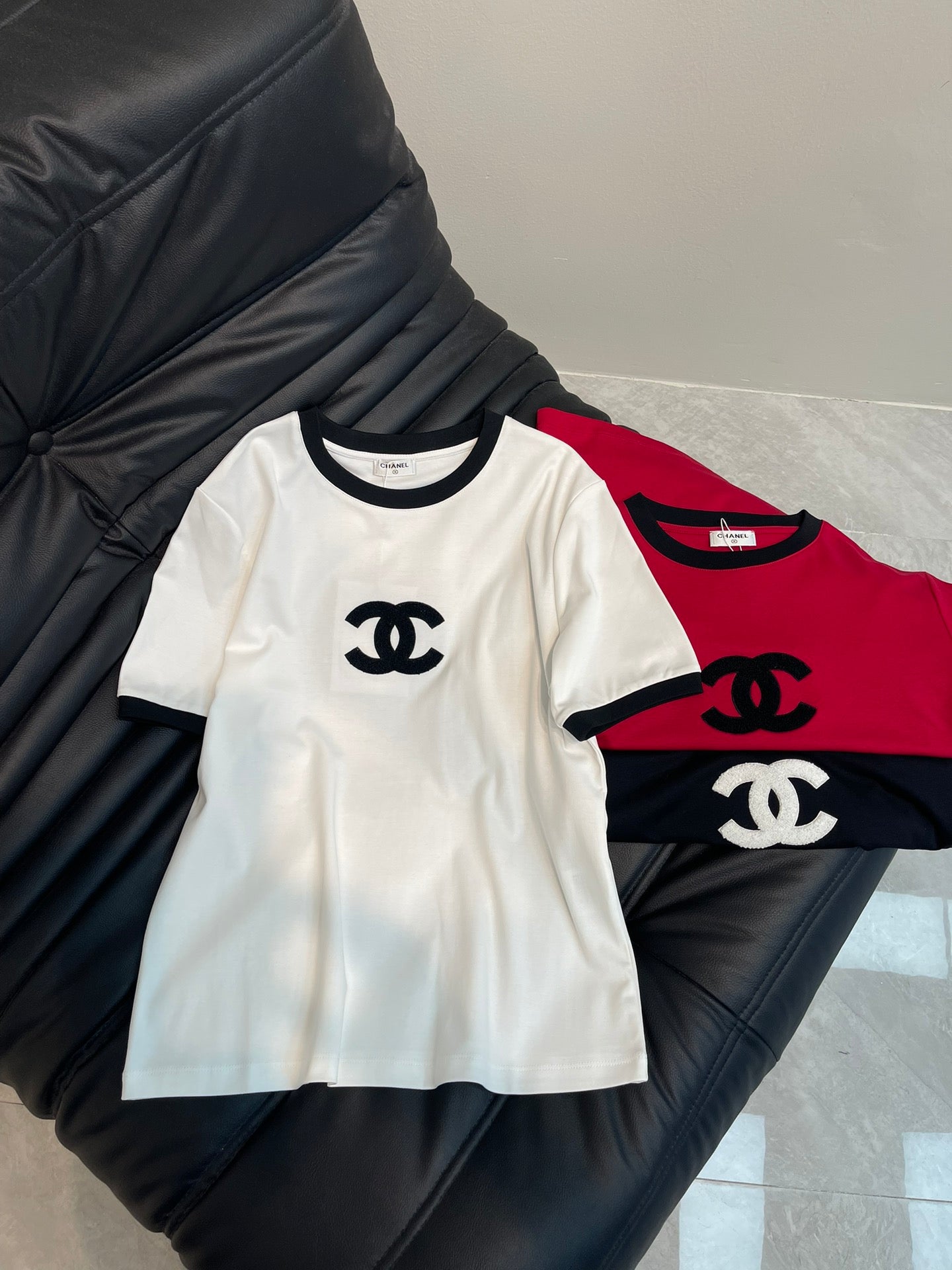 cha 26Printed hawthorn red short-sleeved T-shirt