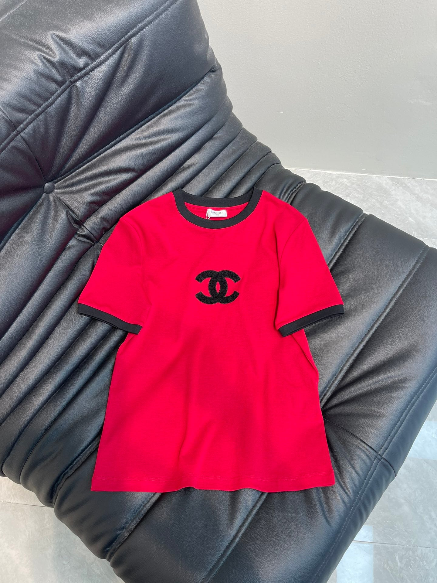 cha 26Printed hawthorn red short-sleeved T-shirt