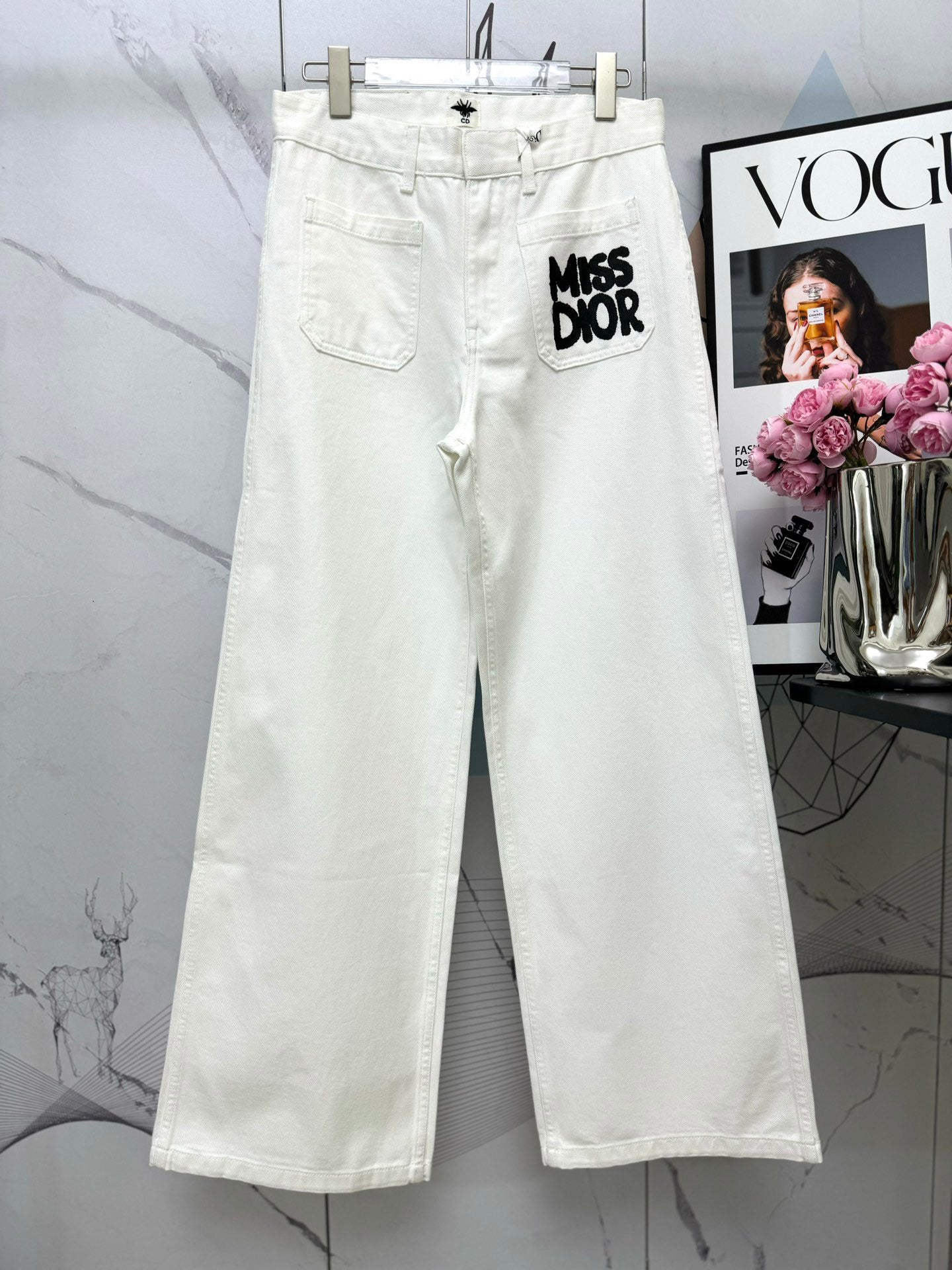 Di 26 Front double pocket printed letter jeans