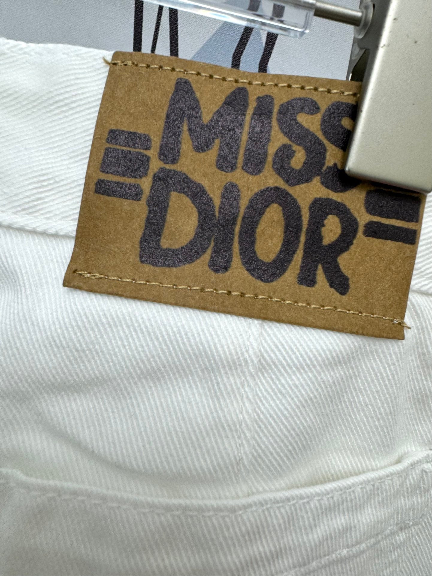 Di 26 Front double pocket printed letter jeans