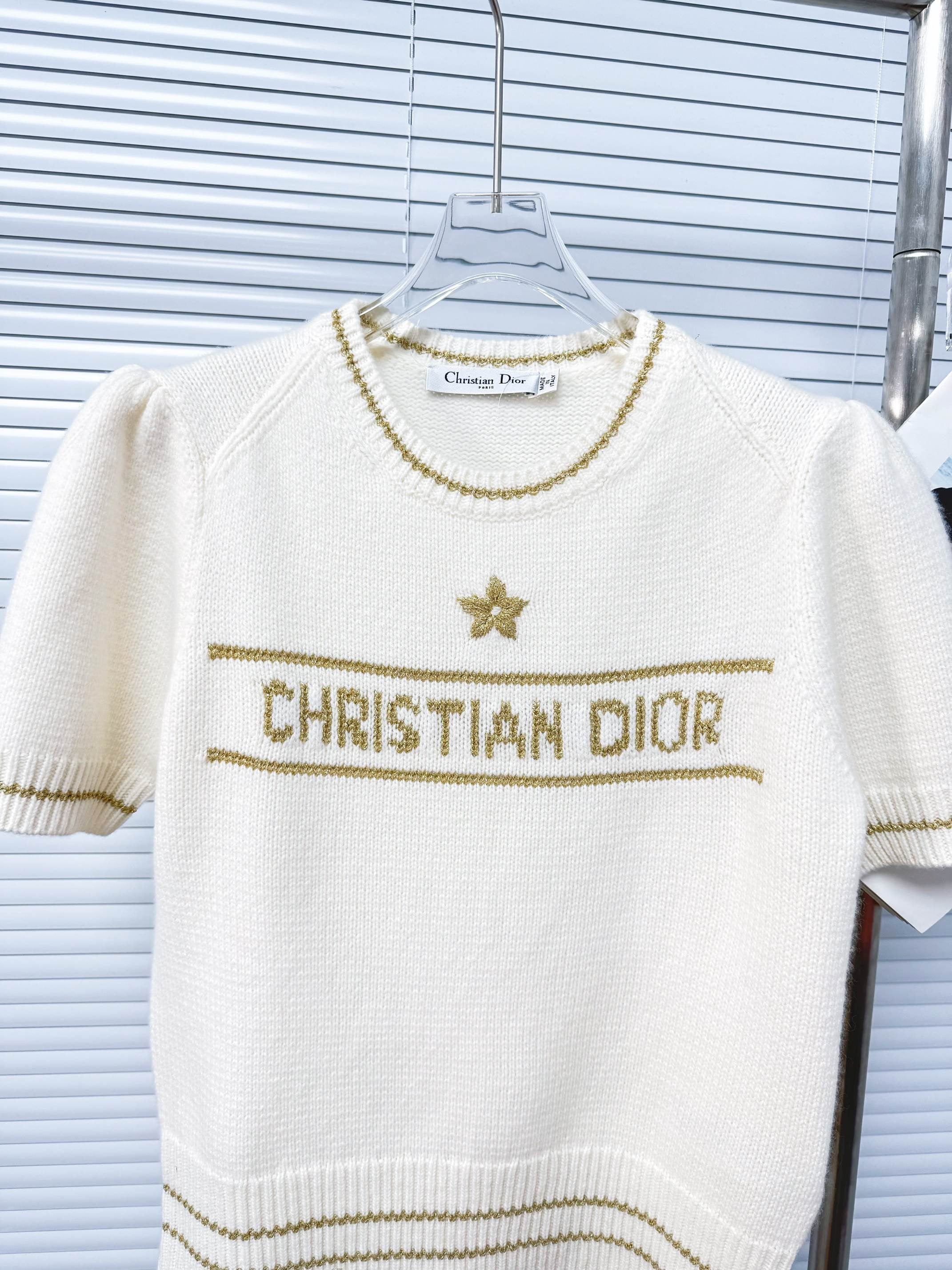 Di 26 Five-pointed star knitted short sleeves