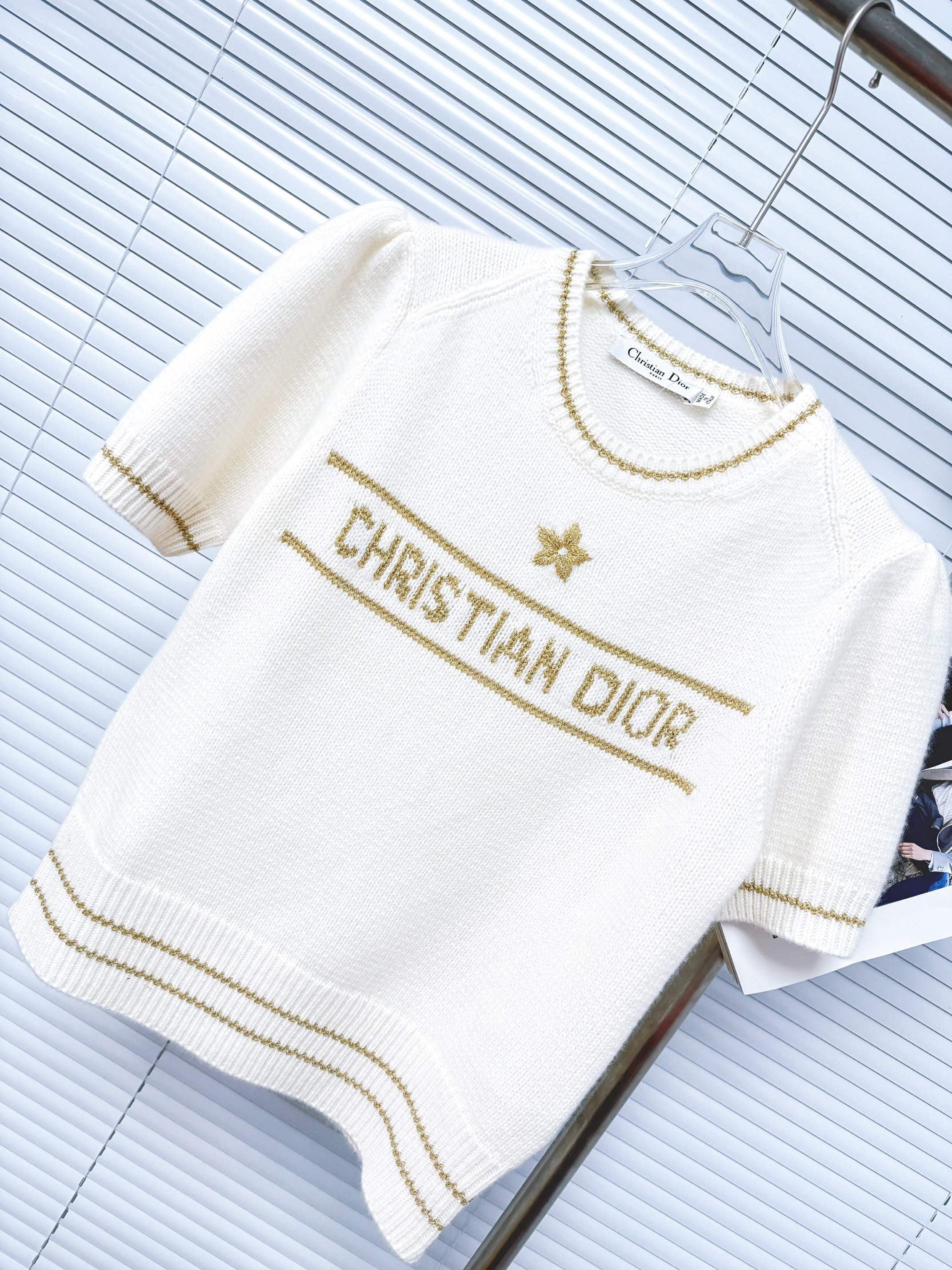 Di 26 Five-pointed star knitted short sleeves